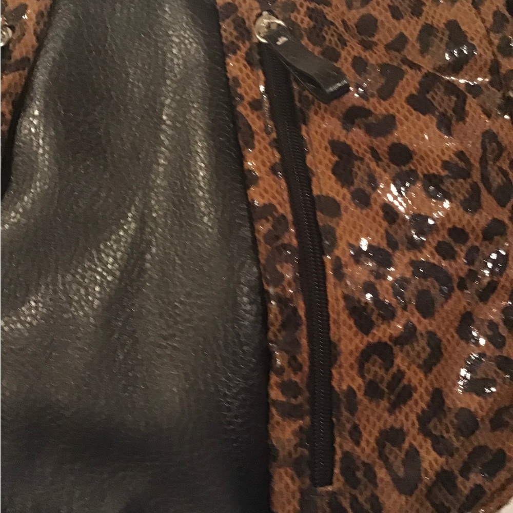 Bueno Leopard Print Purse - Picture 2 of 15